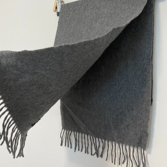 Begg of Ayr Gray Wool Fringe Scarf - Picture 4 of 4
